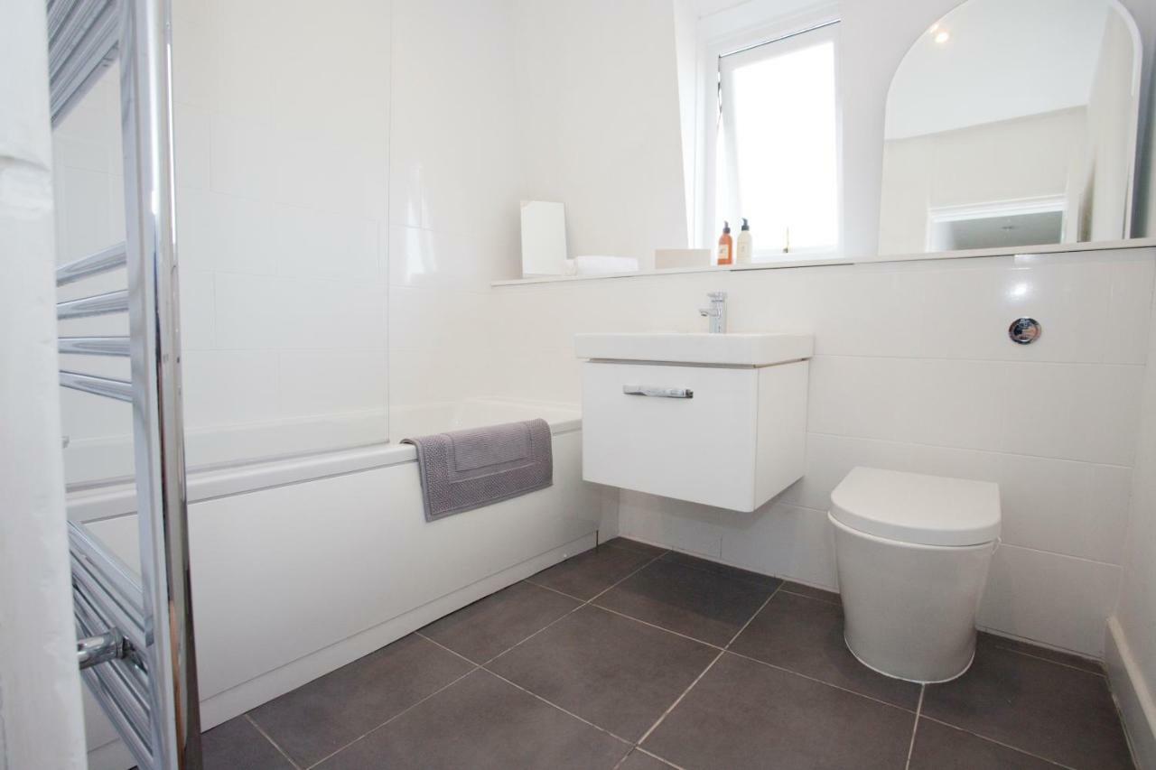 Bright 2 Bedroom Apt - Great Location - Free Parking Bournemouth Exteriér fotografie