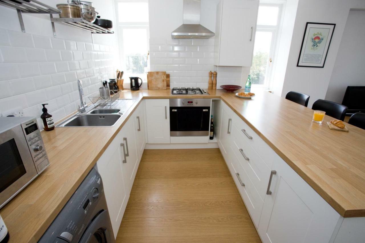 Bright 2 Bedroom Apt - Great Location - Free Parking Bournemouth Exteriér fotografie