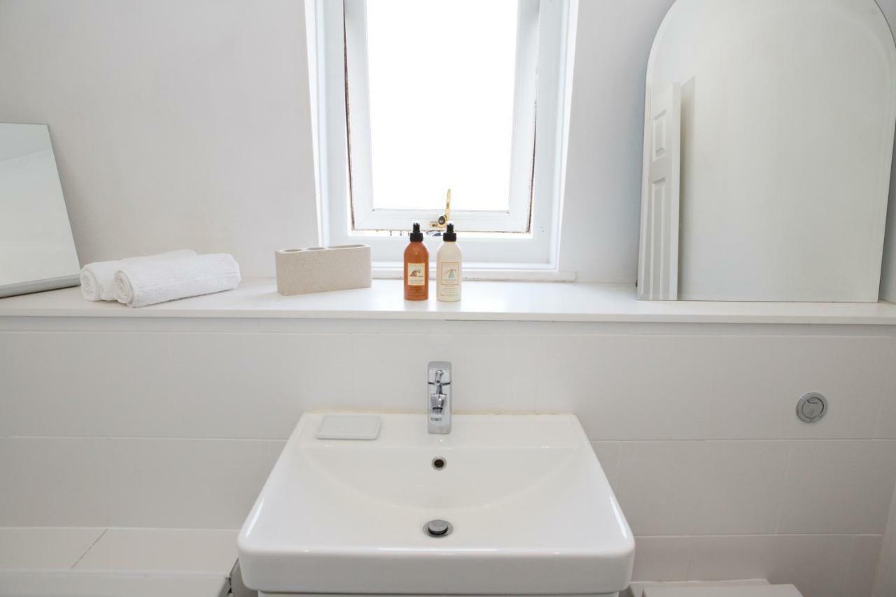 Bright 2 Bedroom Apt - Great Location - Free Parking Bournemouth Exteriér fotografie
